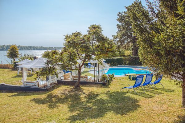 vila danube lux sa bazenom na obali dunava (18) min