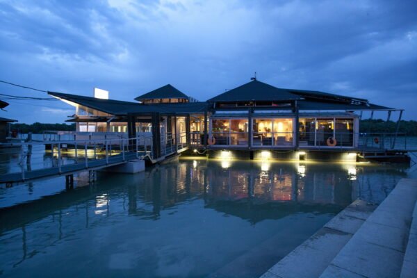 casa bianca splav na dunavu